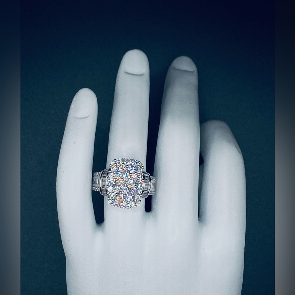 NWT Bella Luce White Diamond Simulate Rhodium Sterling Silver Ring